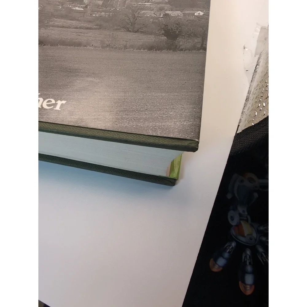 The village in the valley: A history of Ramsbury by Barbara Croucher‎